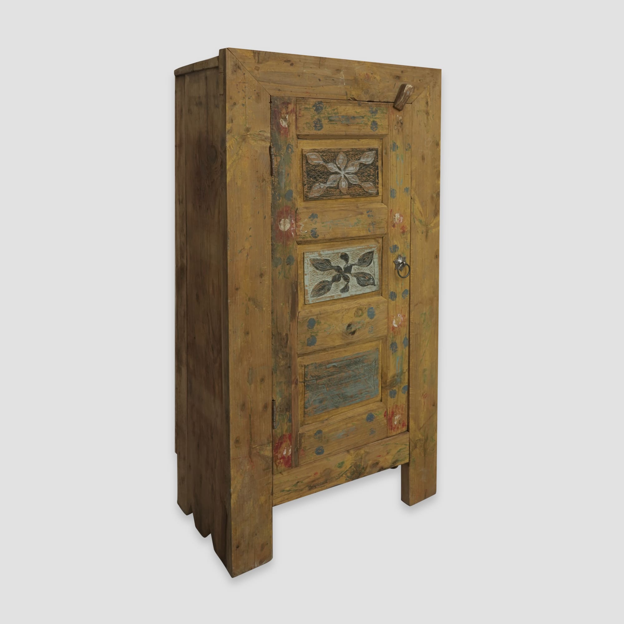 DISCOVER VINTAGE WOODEN TREASURE STRONGER CABINET