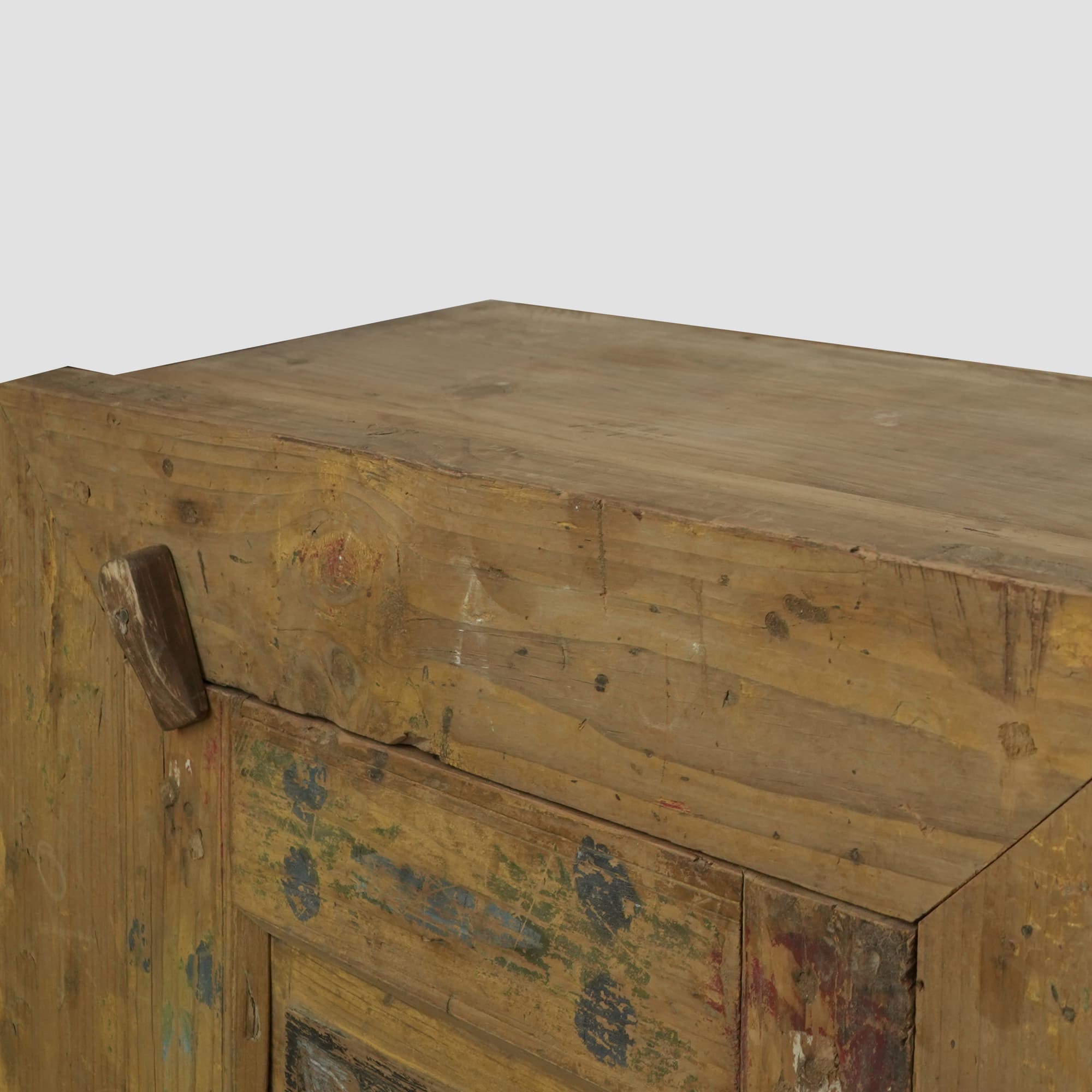 DISCOVER VINTAGE WOODEN TREASURE STRONGER CABINET