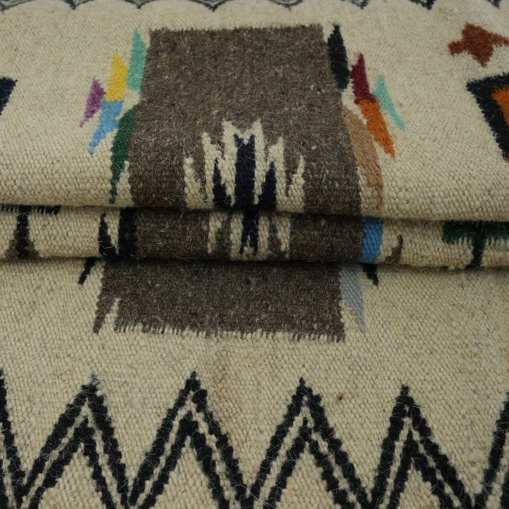HAND WOVEN NATIVE STYLE COLLECTOR'S GRAND SOUTHWEST RUGS (NHWD)